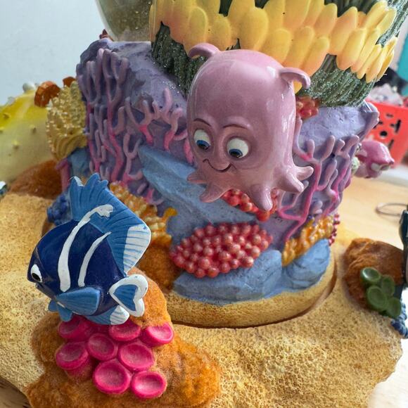 Disney Pixar Finding Nemo Musical Snow Globe Rotating Base "Tiny Bubbles" - Picture 4 of 10